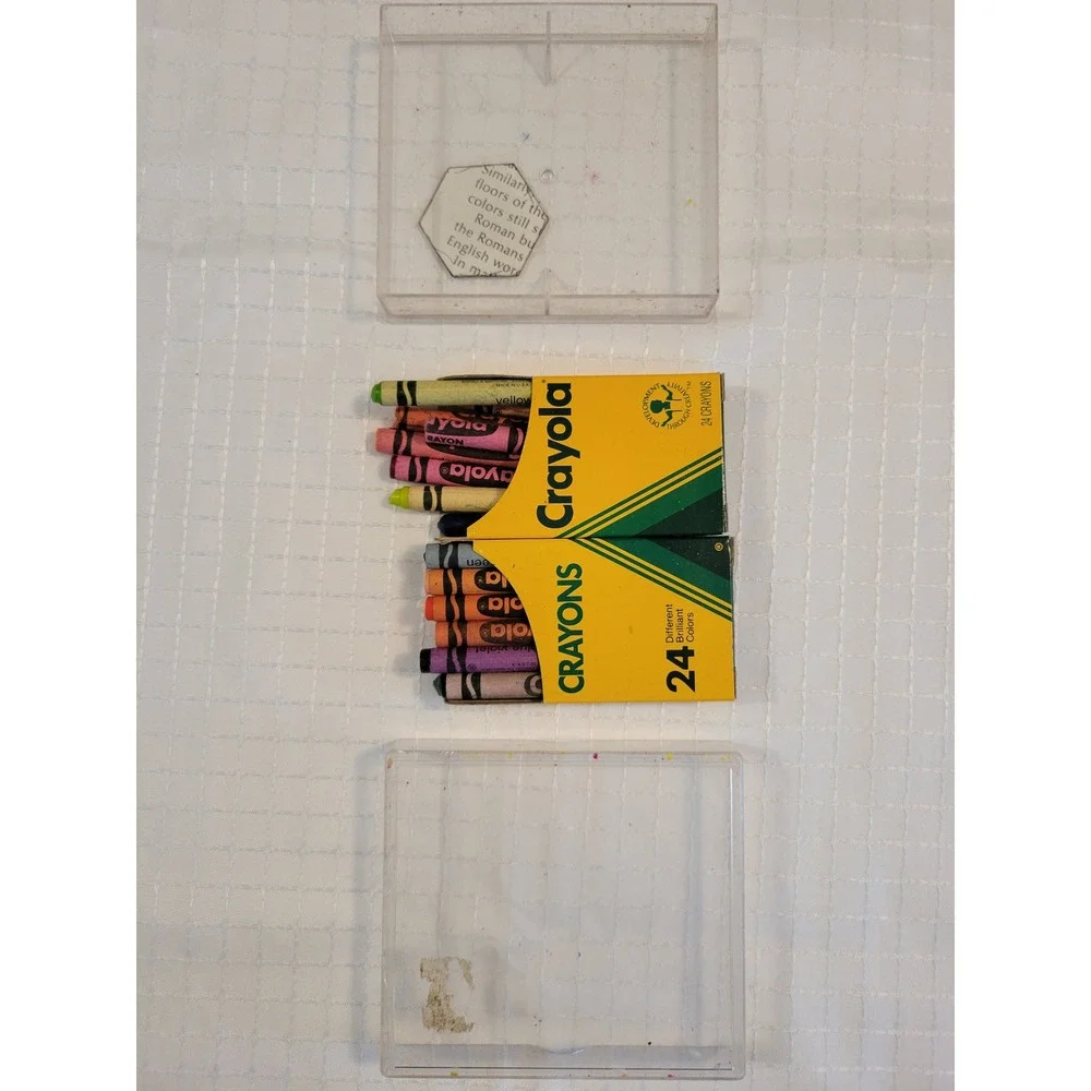 Vintage 1988 Crayola 24 Count Crayons Binney & Smith‎ 52-024P Plastic Case Box